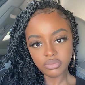 Meet your Posher, Taisha